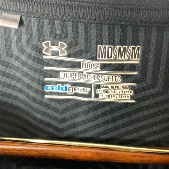 •Under Armour Pullover Light-Weight Sweatshirt• - Picture 3 of 5